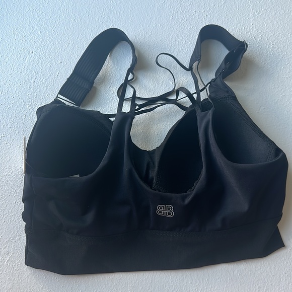 Black Sports bra lots of support size medium - Picture 2 of 6